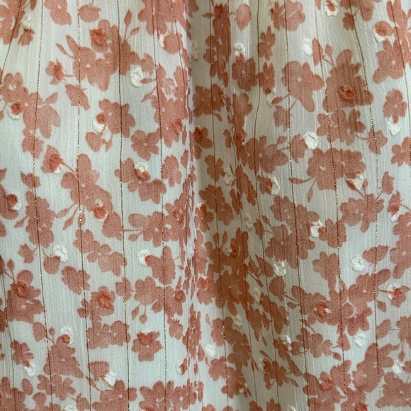 Chic Floral Ruffle Blouse - Soft Pink - Picture 2 of 9